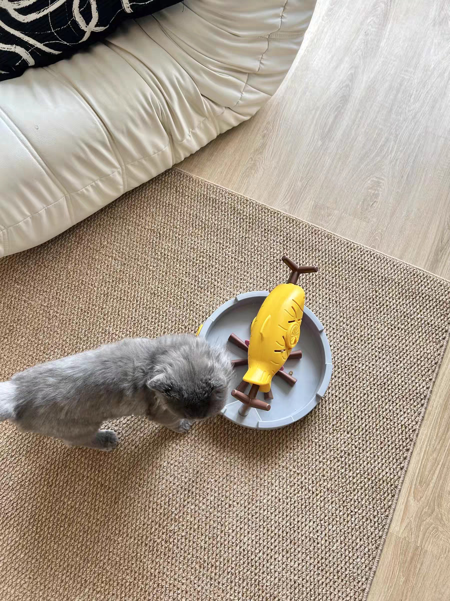 Cat Interactive Treat Toy 🐾 Rolling Feeder Puzzle Pet Self-Play Fun