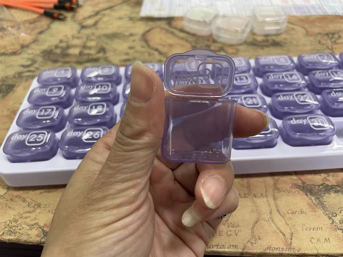 31-Day Pill Organizer π Portable Monthly Medicine Reminder Box