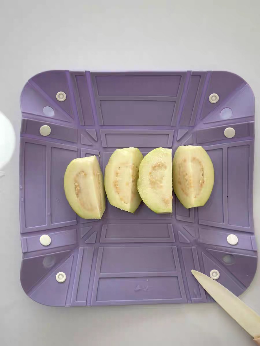 Portable Folding Silicone Bowl 🍲 Travel Outdoor Fruit Plate Cutting Board Basket