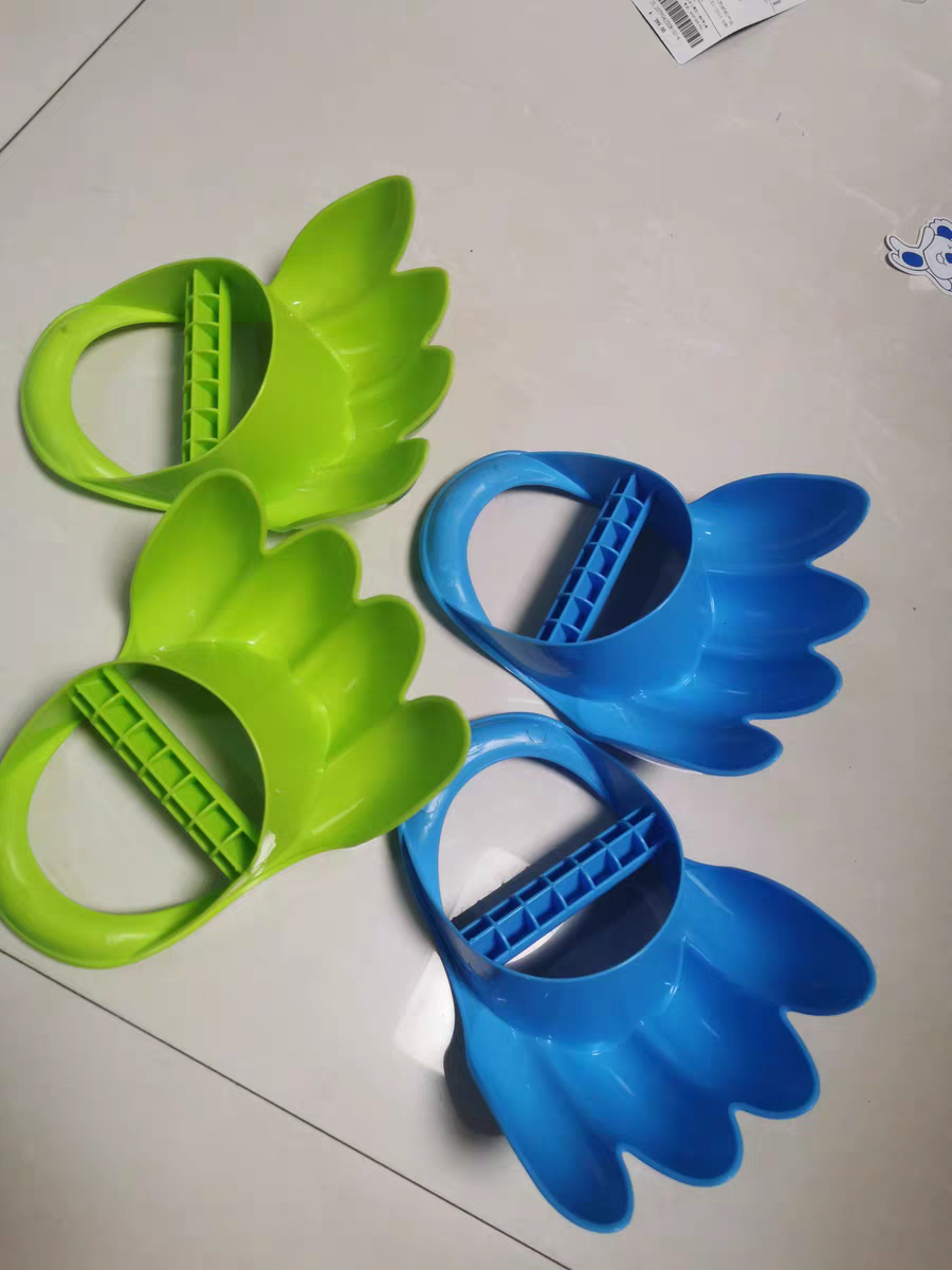 2PCS Dinosaur Claw Sand Toys π¦ Kids Beach Digging & Water Play Grabbers