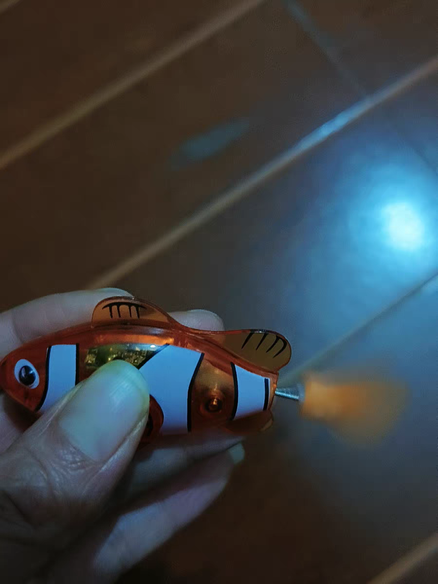 Electric Swimming Fish Toy 🐟 Light-Up Baby Bath Toy Water Play Fun