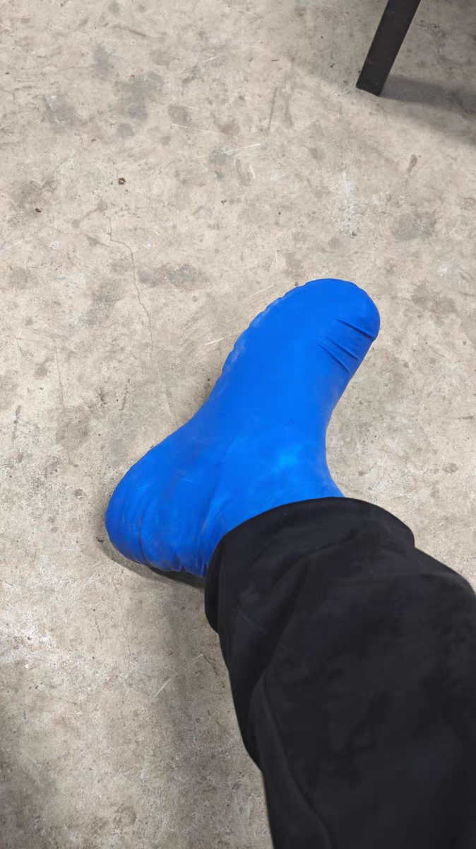 Reusable Waterproof Shoe Covers 🌧️ Non-Slip Silicone Overshoes for Rain