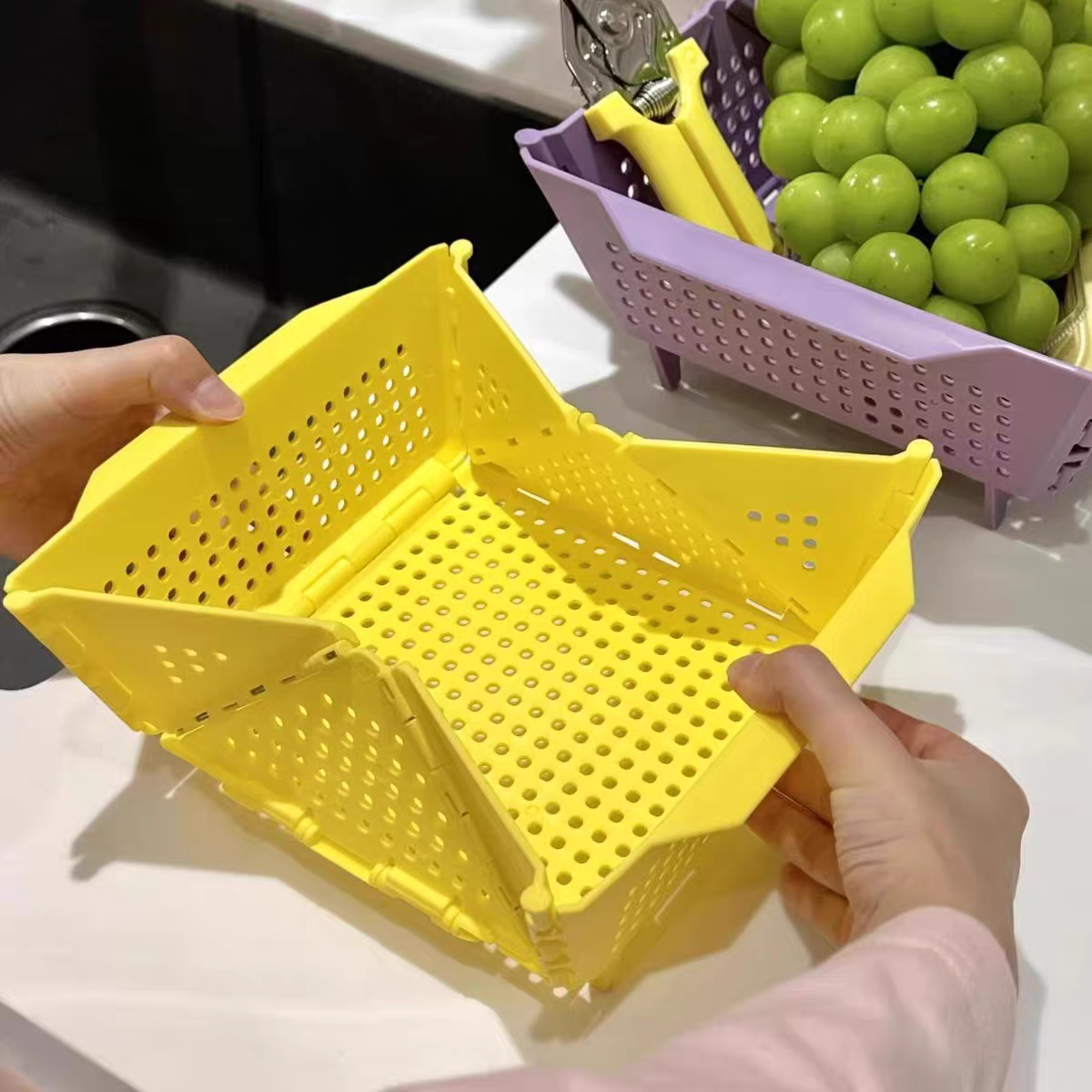 Collapsible Sink Strainer Basket  Foldable Kitchen Wash Basin & Fruit Drainer