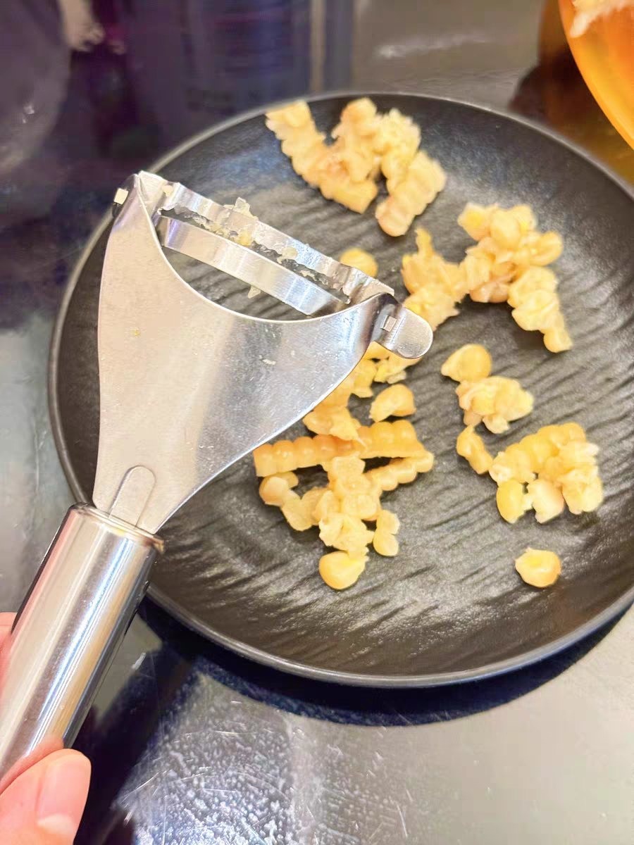 Stainless Steel Corn Stripper 🌽 Easy Kernel Remover Kitchen Tool