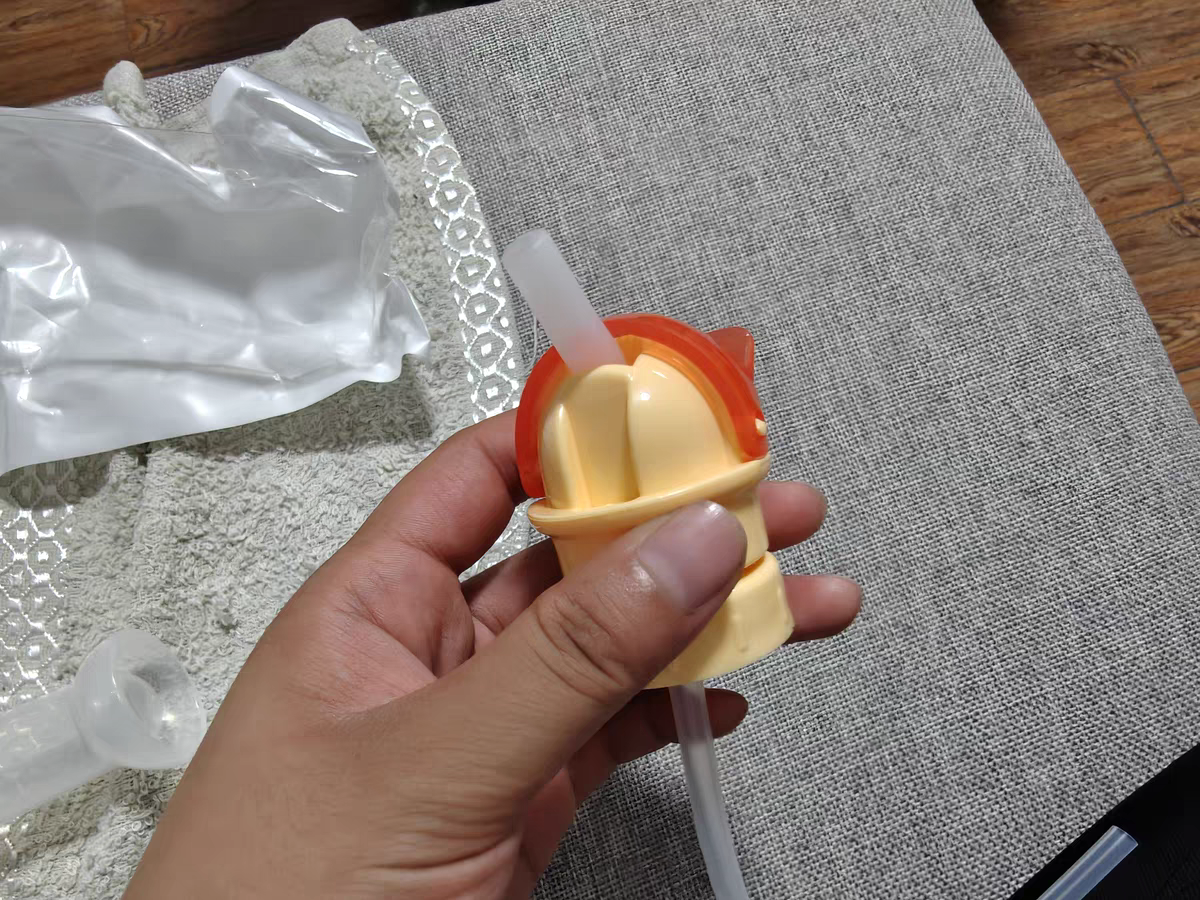 Silicone Bottle Straw Adapter 🍼 Portable Drink Cap for Kids & Baby