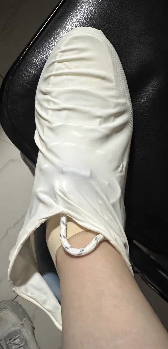 Reusable Waterproof Shoe Covers 🌧️ Non-Slip Silicone Overshoes for Rain