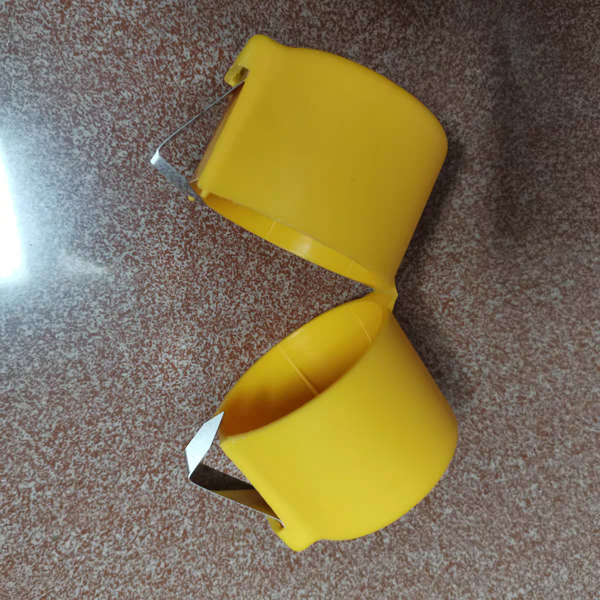 Egg Shell Opener 🍳 Portable Kitchen Baking Tool No-Mess Egg Cracker