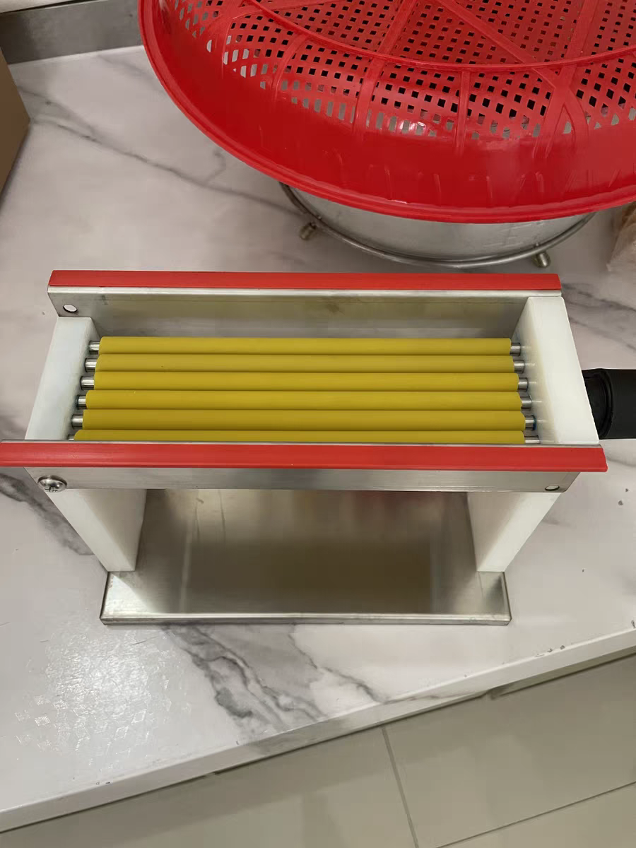 Manual Quail Egg Peeler 🥚 Automatic Shell Removing Machine for Home & Kitchen
