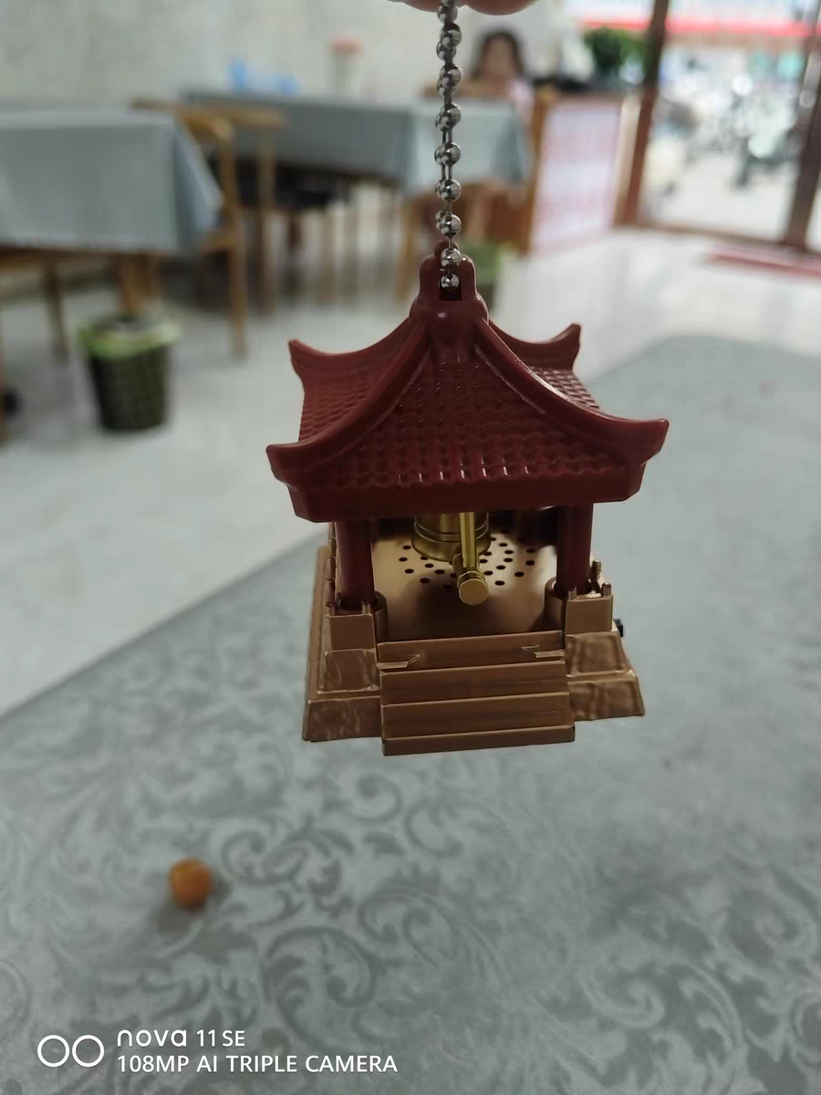 Mini Gong Toy ⛩️ Stress Relief Keychain Bell Creative Desk Decoration