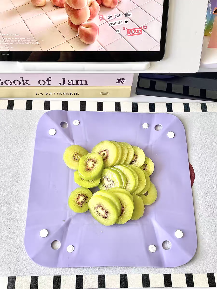 Portable Folding Silicone Bowl 🍲 Travel Outdoor Fruit Plate Cutting Board Basket