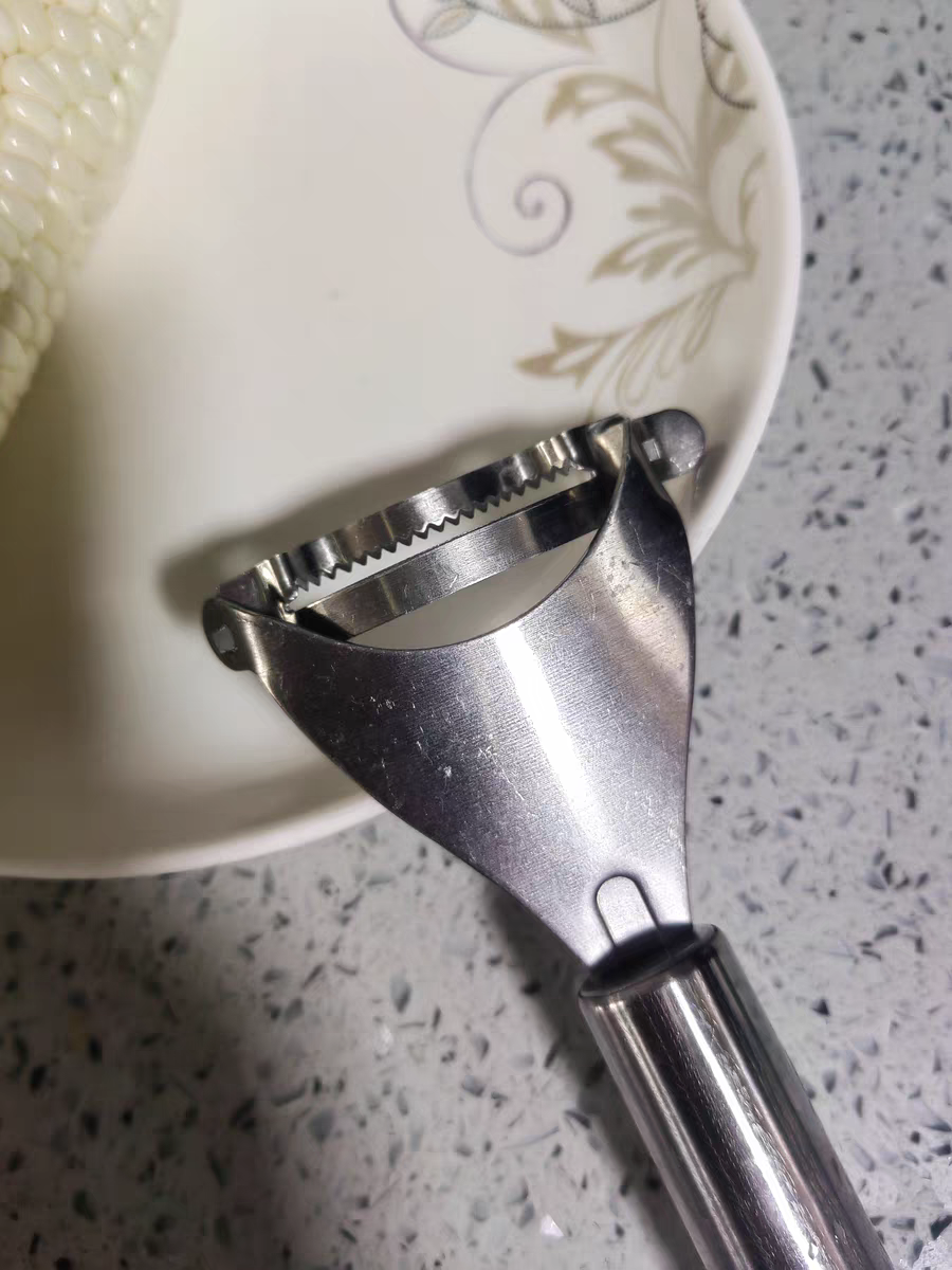 Stainless Steel Corn Stripper 🌽 Easy Kernel Remover Kitchen Tool