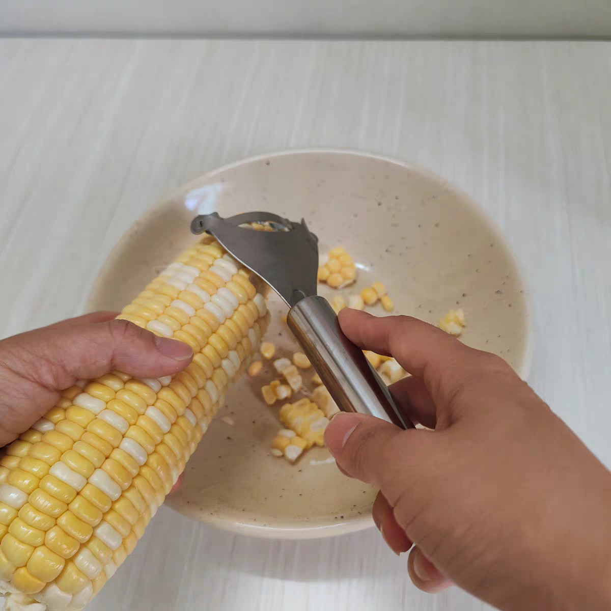 Stainless Steel Corn Stripper 🌽 Easy Kernel Remover Kitchen Tool