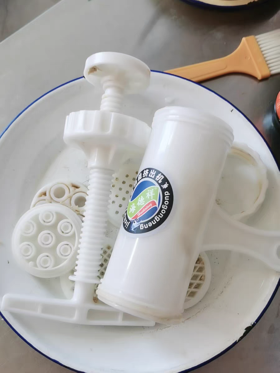 Manual Noodle & Sausage Maker 🍜 Hand-Crank Pasta Press & Filler Tool