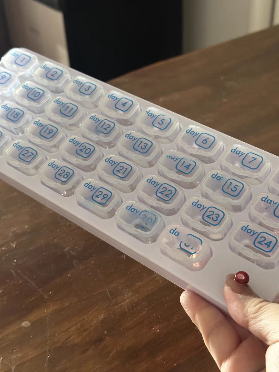 31-Day Pill Organizer 💊 Portable Monthly Medicine Reminder Box