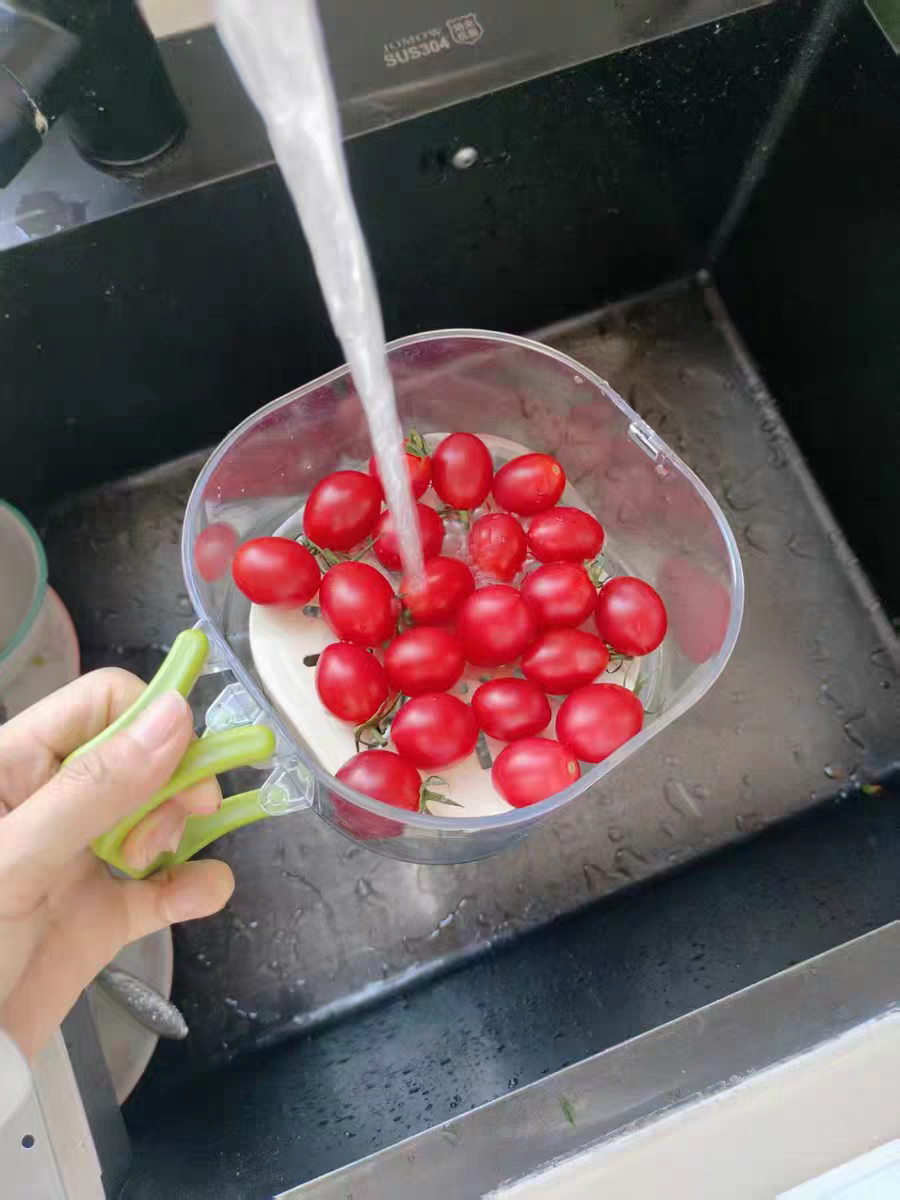 2025 New Faucet Sink Drain Basket 🍇 Kitchen Fruit Veggie Strainer