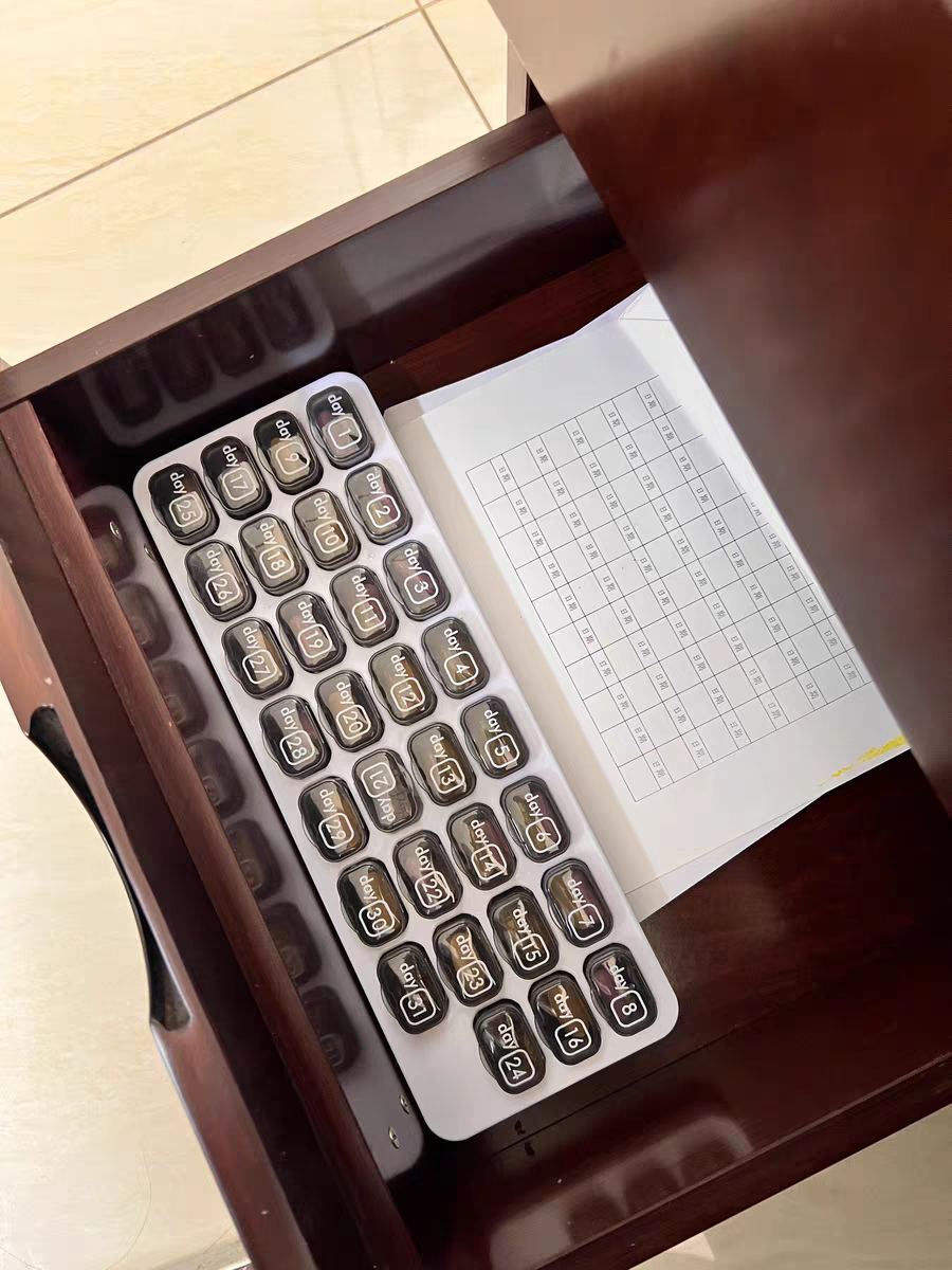 31-Day Pill Organizer 💊 Portable Monthly Medicine Reminder Box