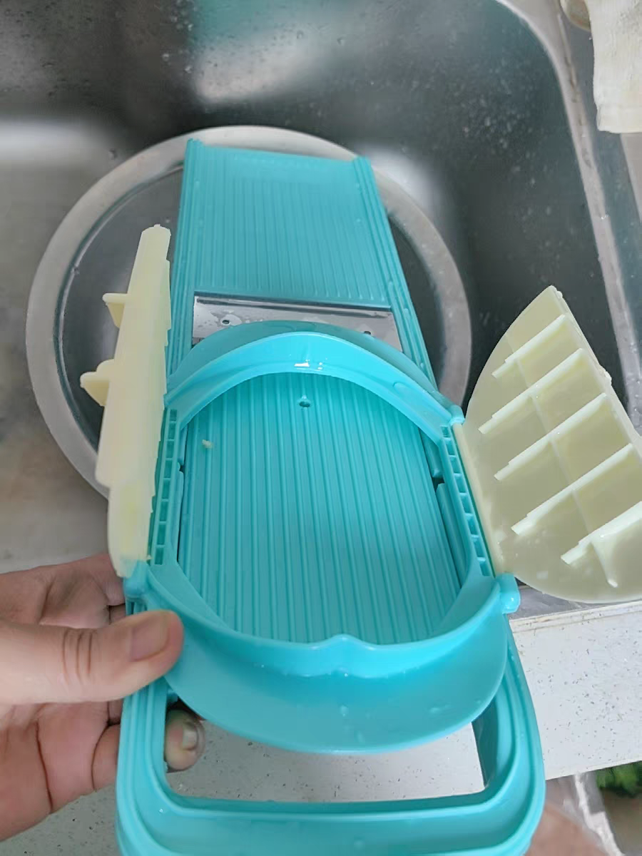 Stainless Steel Vegetable Shredder 🔪 Multi-Function Slicer & Grater Board